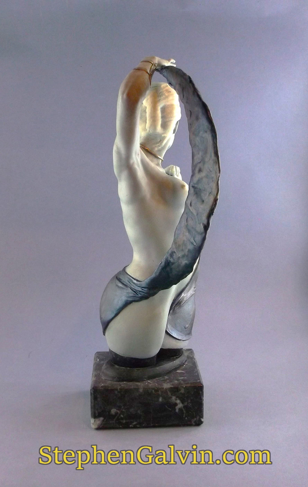 Rhiannon and the shawl of the moon