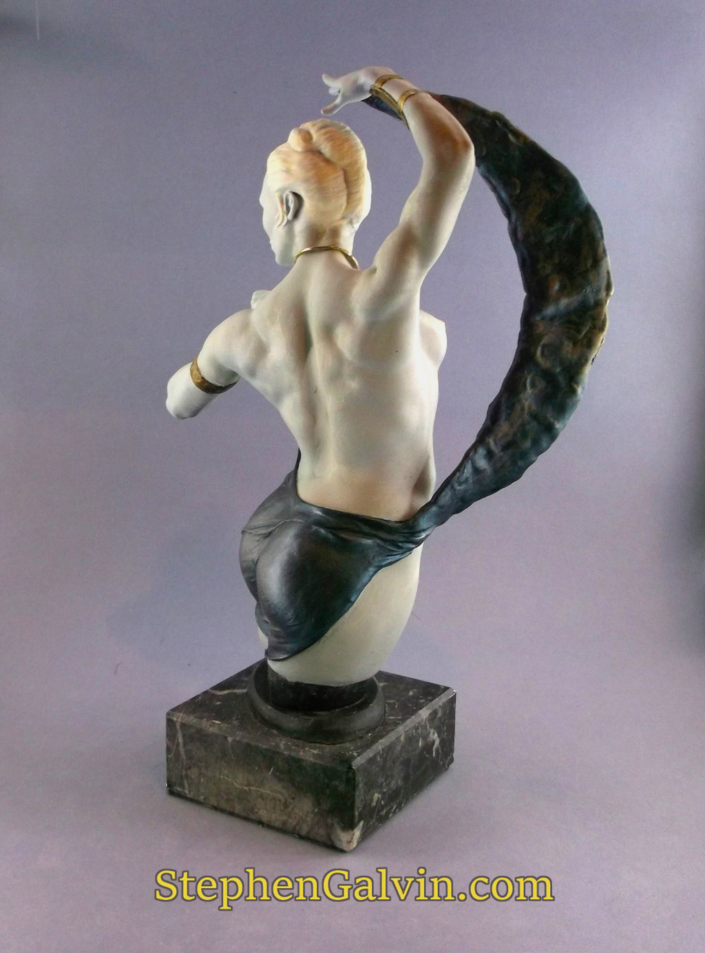 Rhiannon and the shawl of the moon