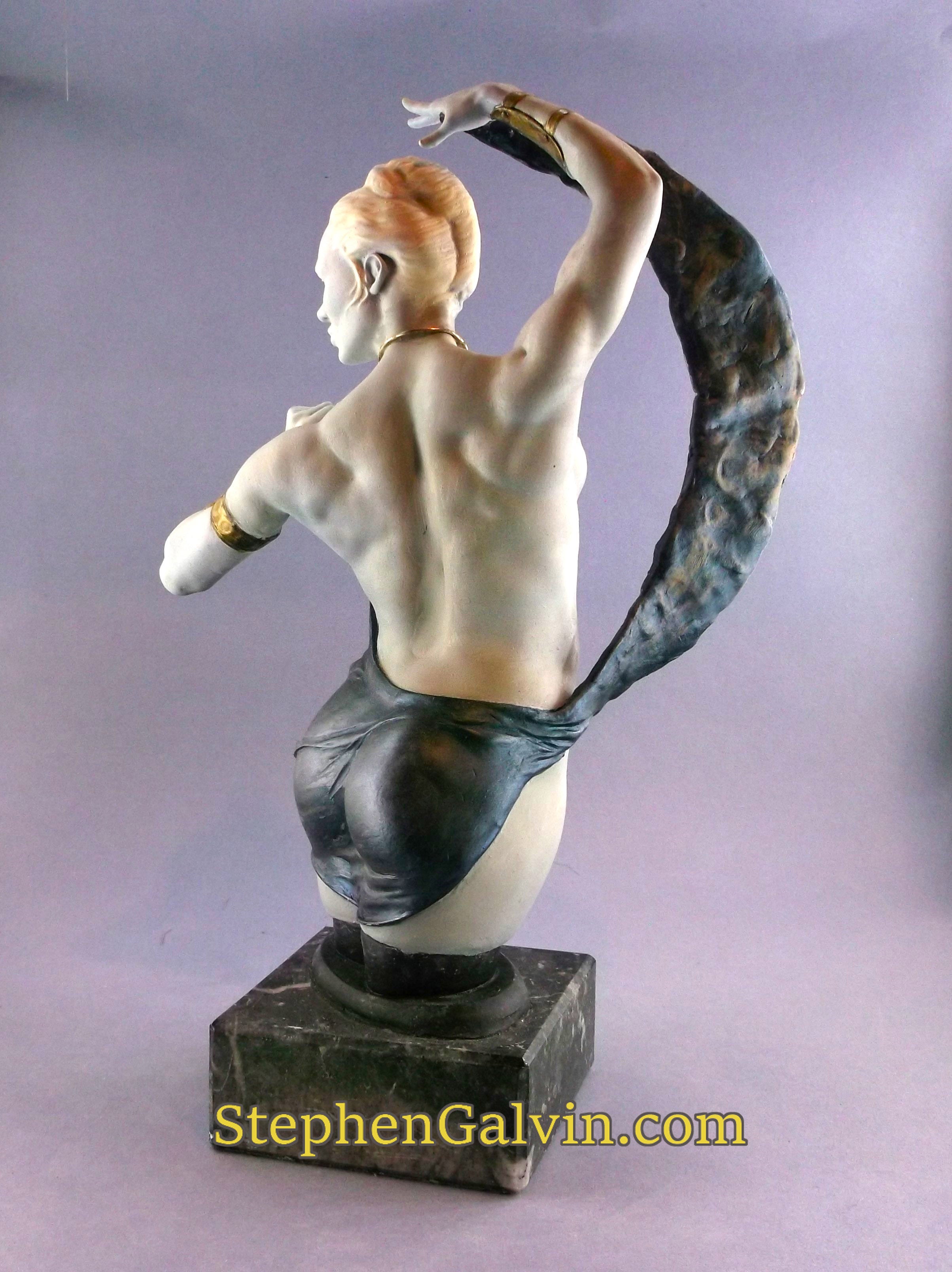 Rhiannon and the shawl of the moon